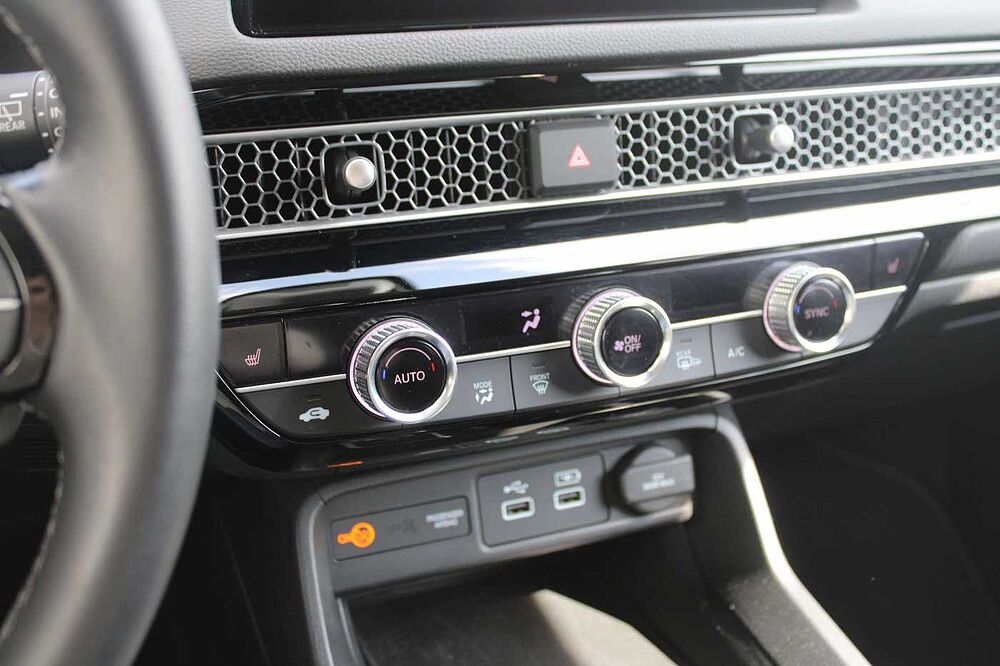 Honda Civic e: HEV Elegance