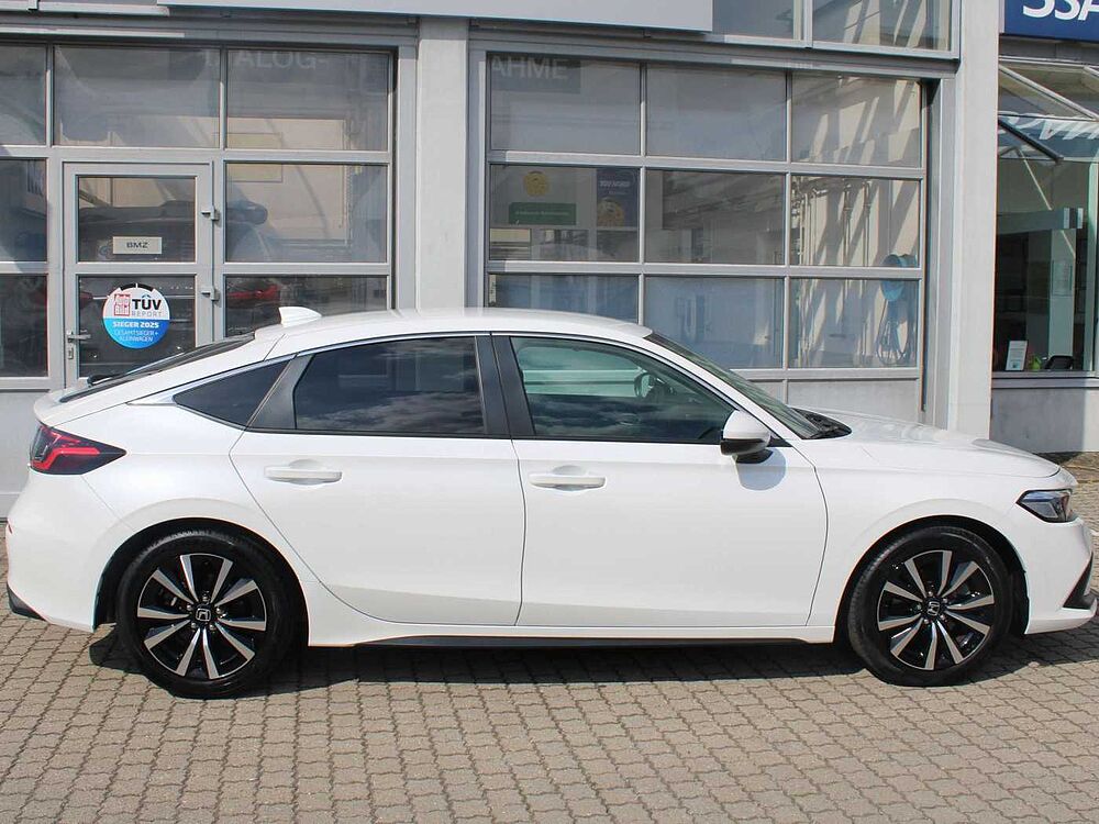 Honda Civic e: HEV Elegance