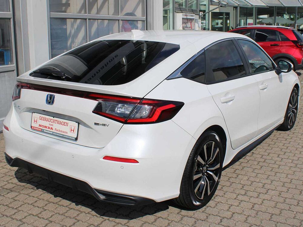 Honda Civic e: HEV Elegance