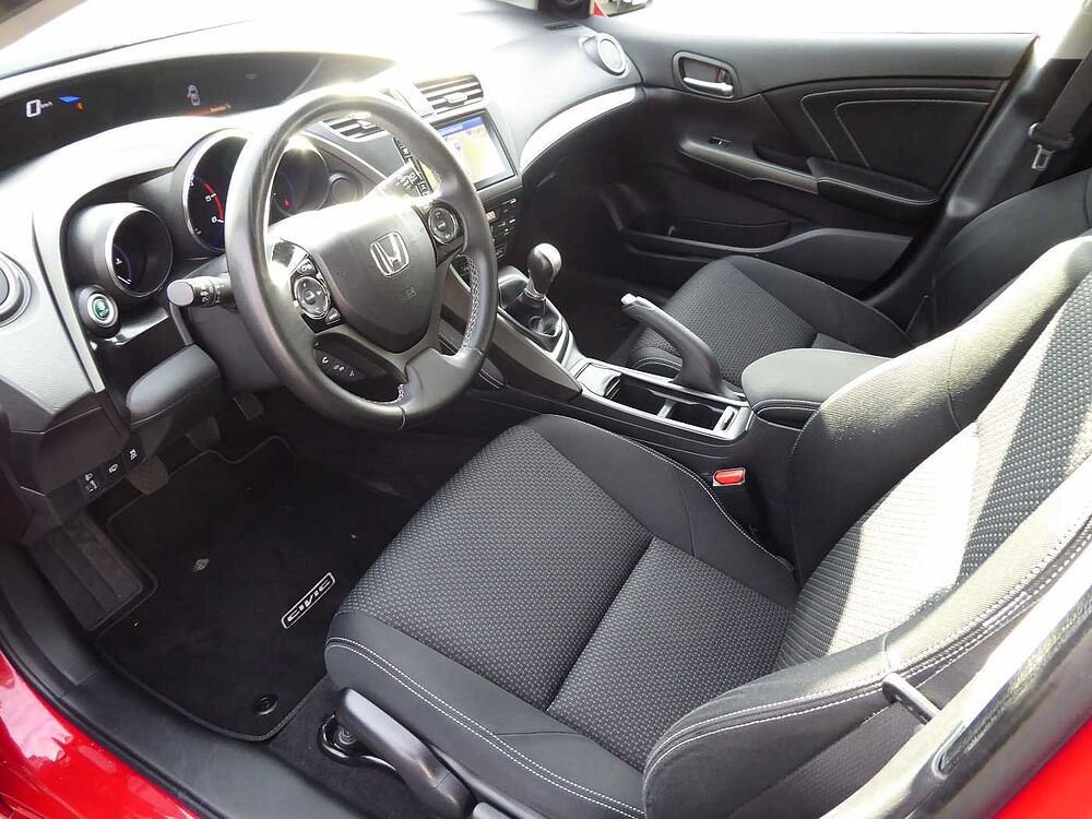 Honda Civic 1.6 i-DTEC Elegance / Navi