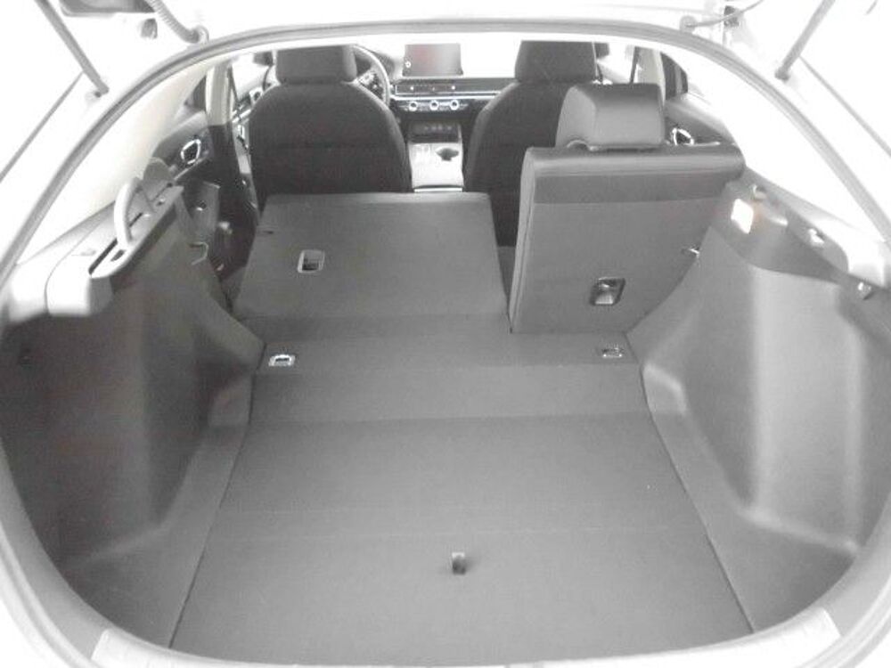 Honda Civic e: HEV Elegance