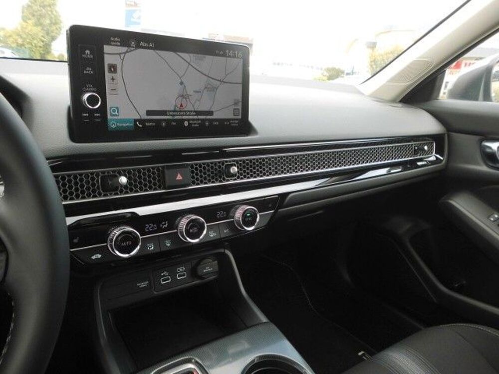 Honda Civic e: HEV Elegance