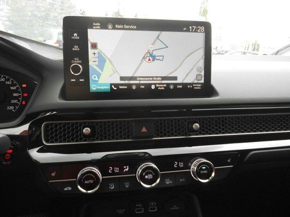 Honda Civic e: HEV Elegance