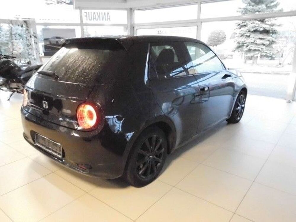 Honda e 100kW 1.Hd. 8-fach Reifen, NAVI, Kamera 360°