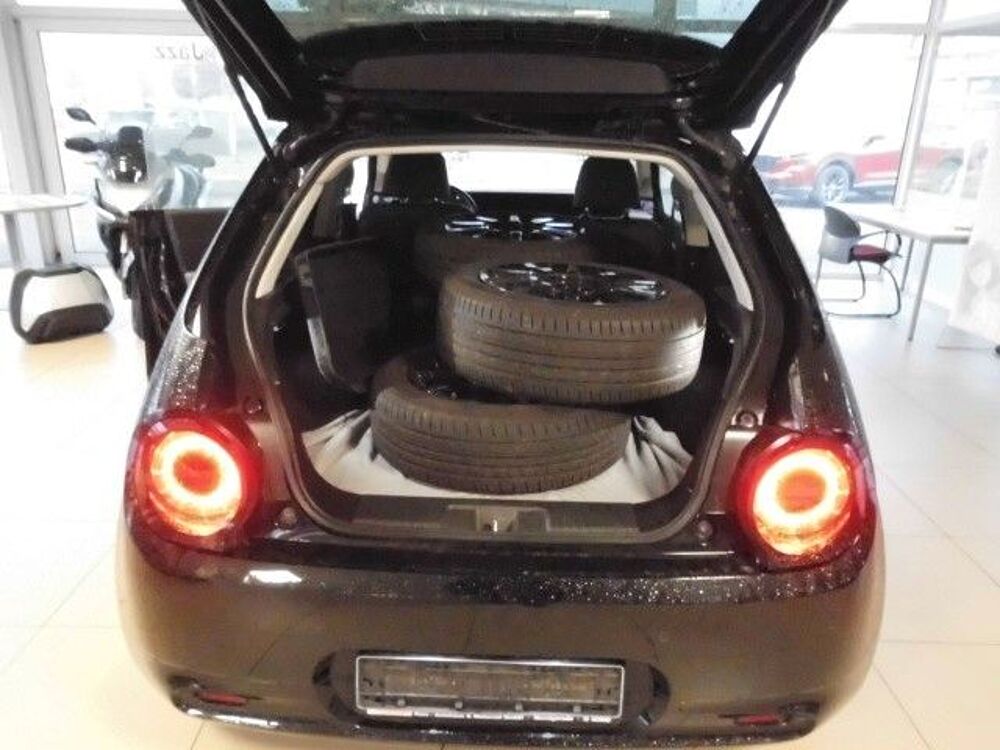 Honda e 100kW 1.Hd. 8-fach Reifen, NAVI, Kamera 360°