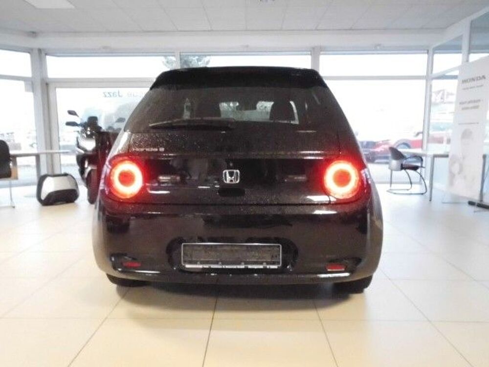 Honda e 100kW 1.Hd. 8-fach Reifen, NAVI, Kamera 360°