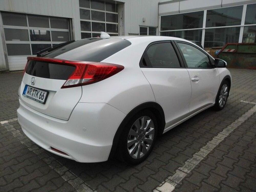 Honda Civic 1.8 i Executive Wi+SoRäder Leder gepflegt