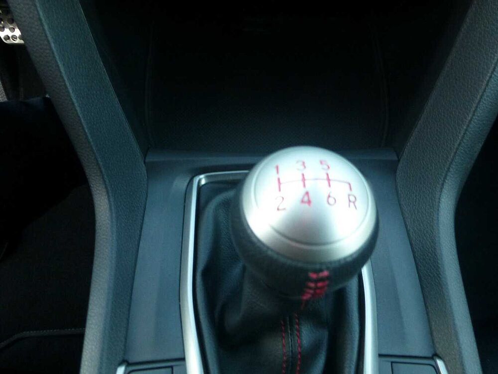 Honda Civic 1,0 VTEC Turbo Comfort Sport Line wenig KM. .. Comfort