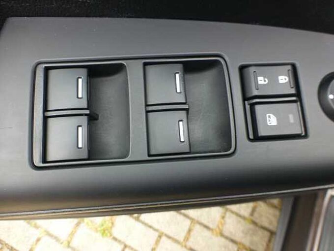 Honda CR-V 2,0i Lifestyle Automatik 4-WD Klima. NAVI...