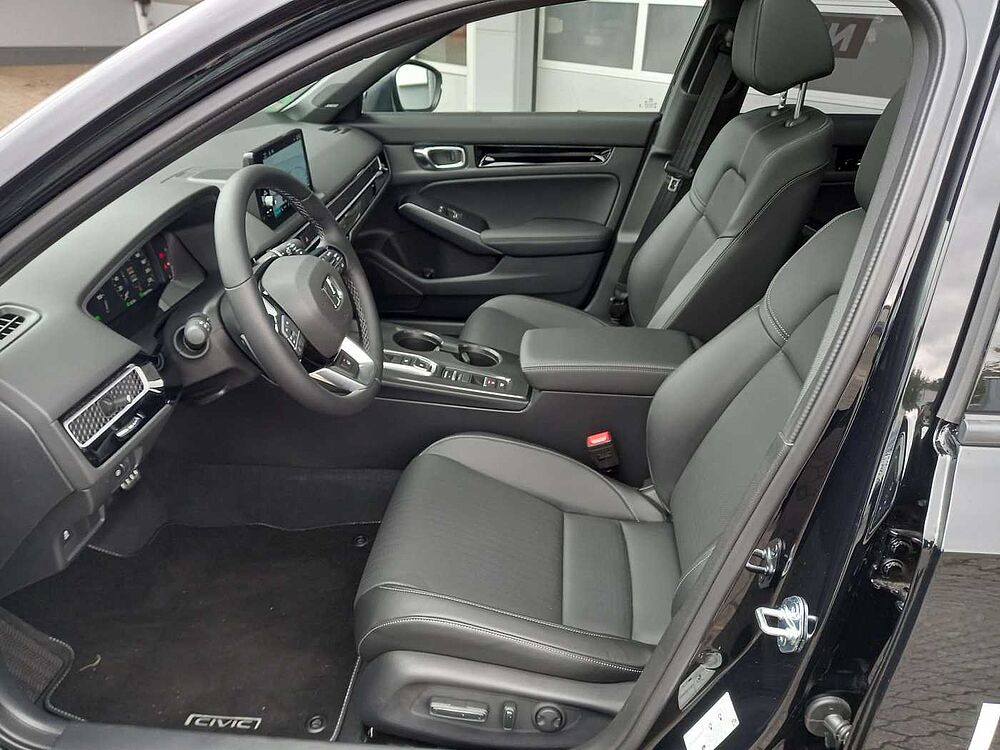 Honda Civic e: HEV Advance