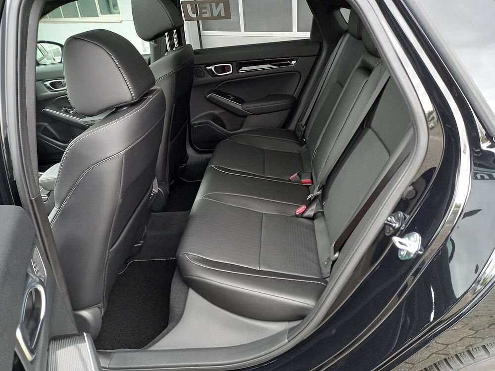 Honda Civic e: HEV Advance