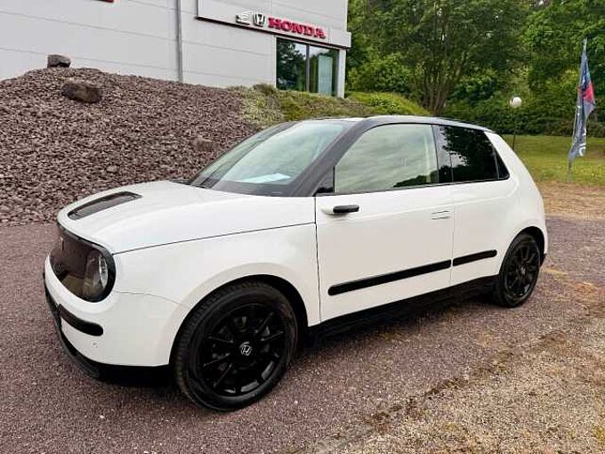 Honda  e Basis
