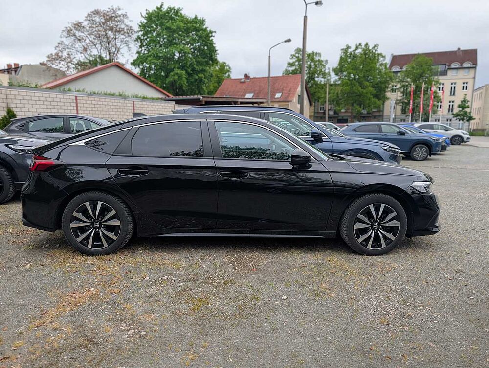 Honda Civic e: HEV 2.0 i-MMD Hybrid Elegance